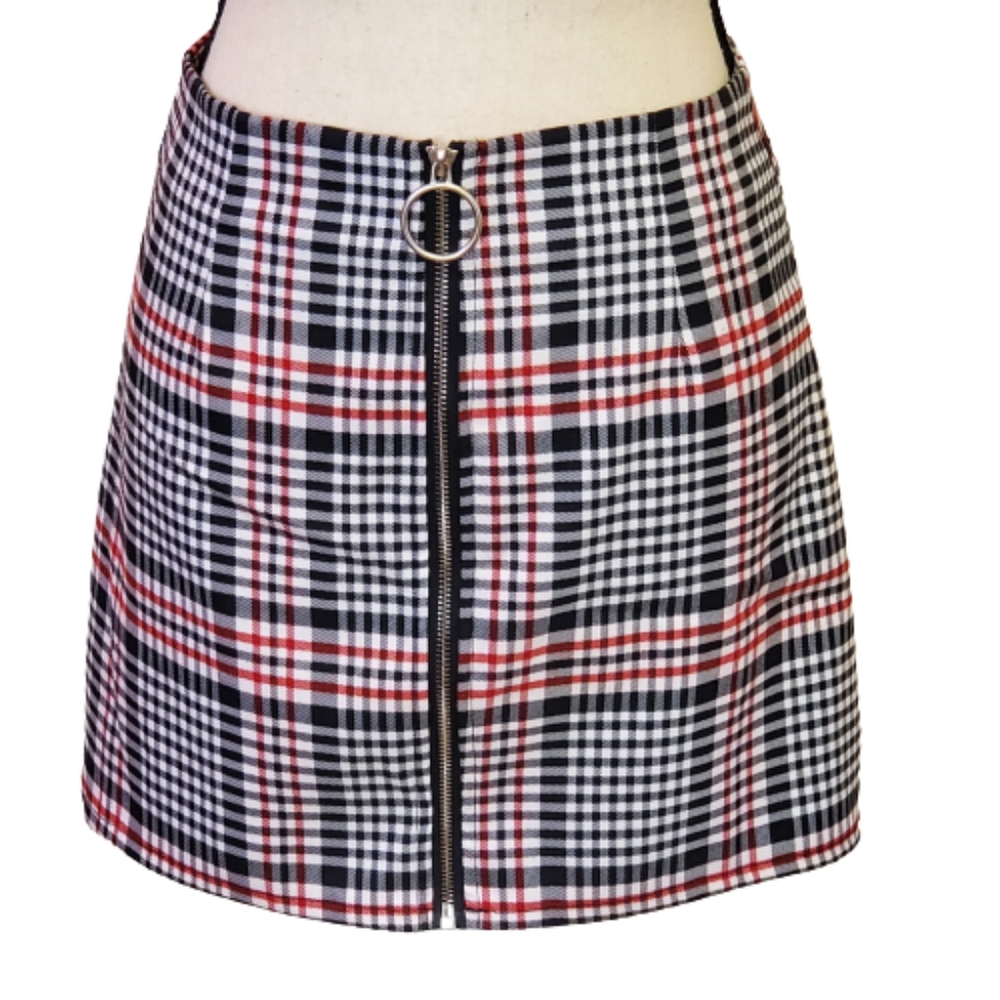 Forever 21 Plaid Academia Mini Skirt, Red & Black Multi-Color, Size Medium